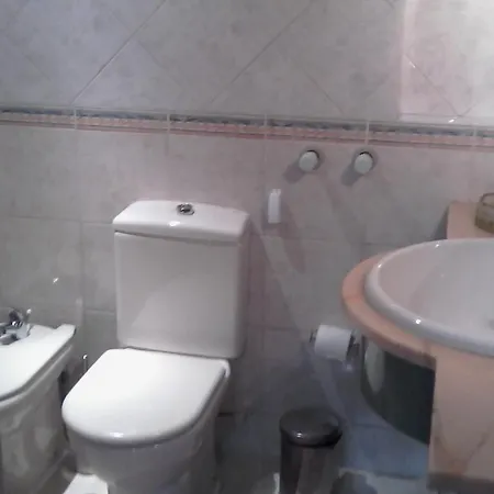 Lisbonhouse בית הארחה